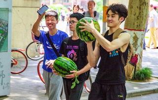 奇葩吃瓜爆料学校,奇葩吃瓜爆料，一网打尽校园风云