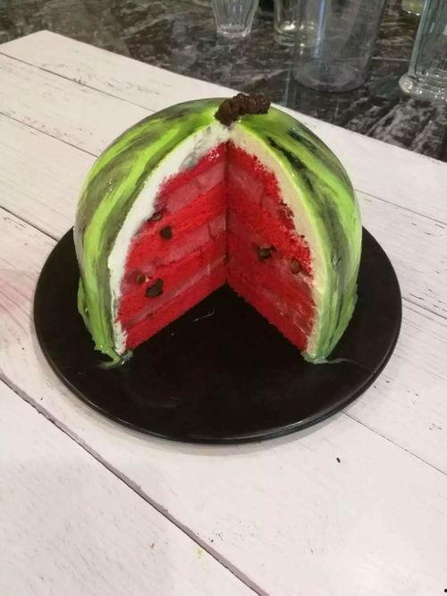 吃瓜人生蛋糕,甜蜜蛋糕见证成长历程